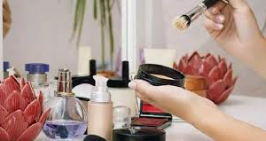 COSMÉTICO Y CUIDADO PERSONAL